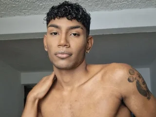 Noah_hot profile