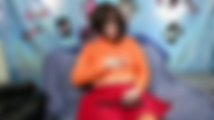 Velma, geeky glasdildo-masturbation.