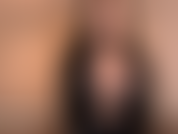 Cassandra a été embauchée pour extraire du sperme et elle vous attache, vous bâillonne et vous chevauche tout en fumant et en vous soufflant de la fumée au visage jusqu'à ce qu'elle obtienne ce pour quoi elle est là.