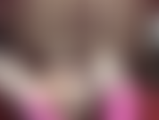 (28) GoldieStar mostra il suo cameltoe e pov.