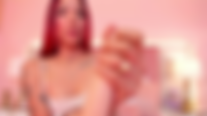 Tu veux voir comment je caresse ta délicieuse bite.