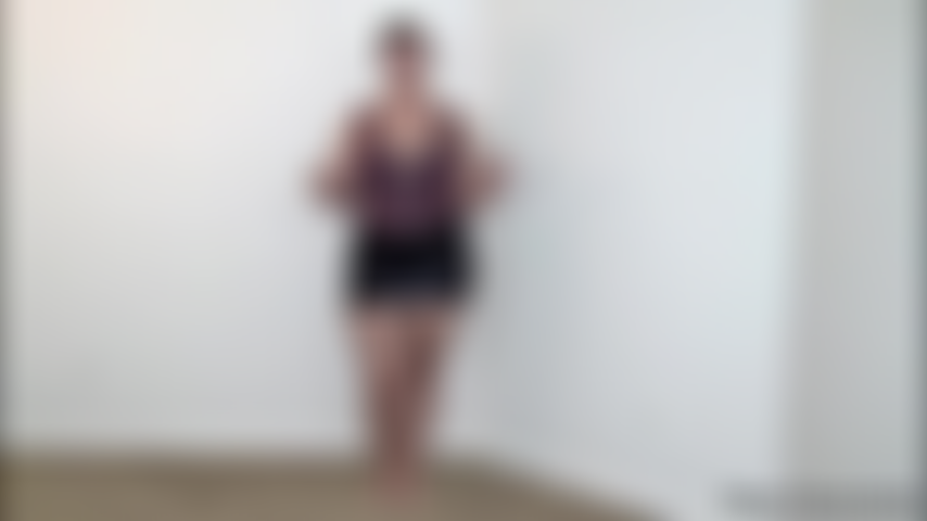 Ass joi: minijupe, strip-tease et huile - je vais vous dire comment caresser dans ma jupe noire moulante. Je te montre comment bouger ta main sur ta bite pendant que je fais rebondir la mienne contre mon cul. Je finis par me déshabiller et ajouter de l'huile sur mes grosses joues. Ne jouis pas jusqu'à ce que je le dise !