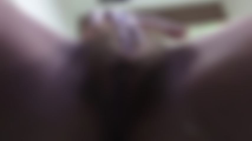 Facesitting et crachant pov.